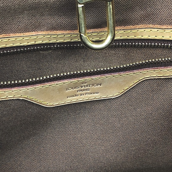 LV Batignolles Monogram Shoulder Bag COMES WITH: COA, LV DUST BAG AUTHENTIC - Picture 9 of 17